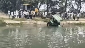 भट्टू कलां में नहर में गिरा ट्रैक्टर-टैंकर, चालक ने कूदकर बचाई जान, जाने कैसे हुआ हादसा