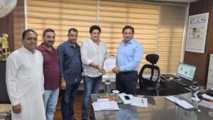 सिरसा अनाज मंडी में झूल रही बिजली की तारें, फसली सीजन से पहले मरम्मत की मांग