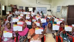 सिरसा की महिलाओं को आत्मनिर्भर बनाने की पहल , एसएचजी की 60 महिलाओं को दी डेयरी की ट्रेनिंग