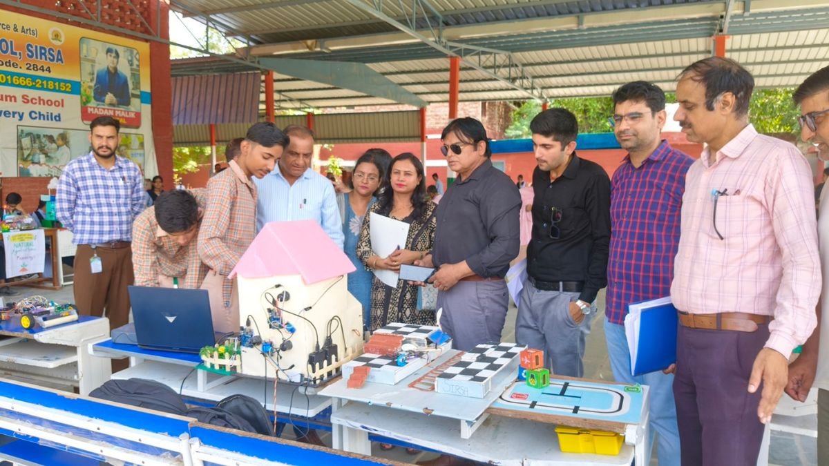 सिरसा में बाल वैज्ञानिक प्रदर्शनी में 67 विद्यार्थियों ने पेश किए मॉडल